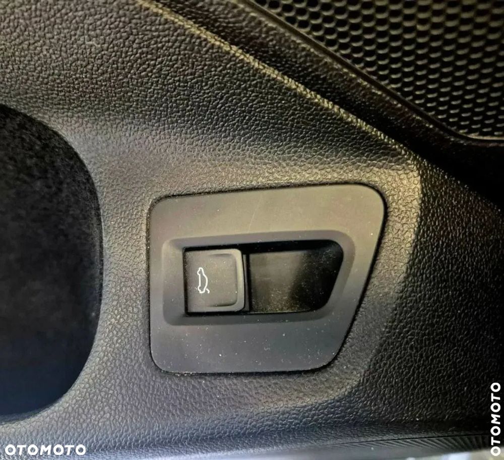 Volkswagen Passat 1.5 TSI EVO Elegance DSG - 24