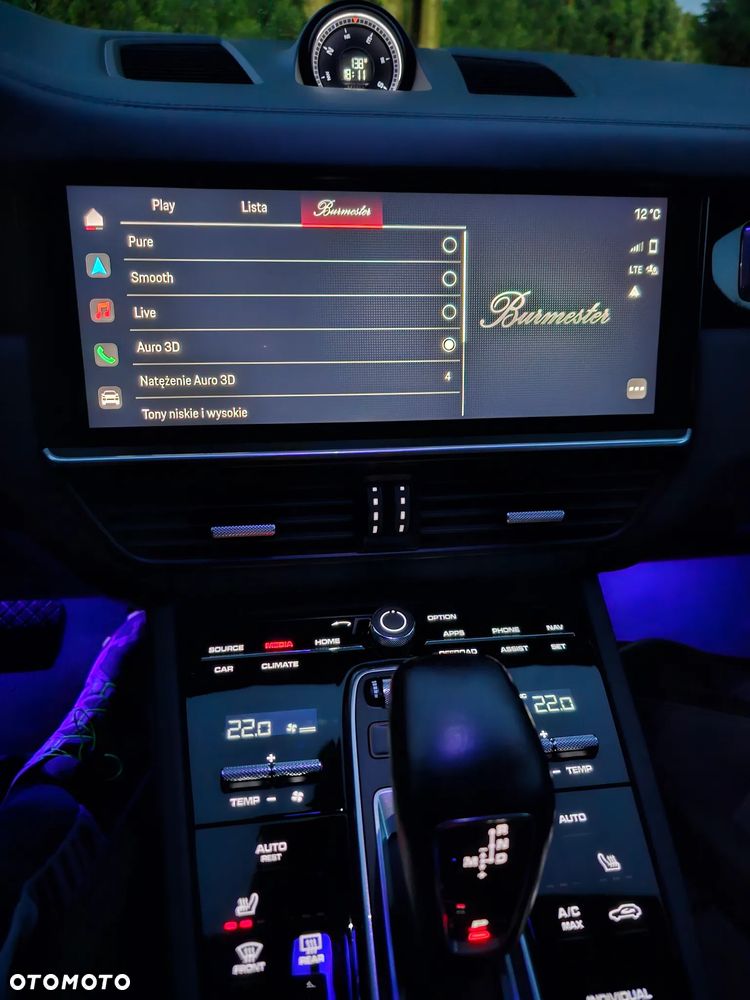 Porsche Cayenne - 21