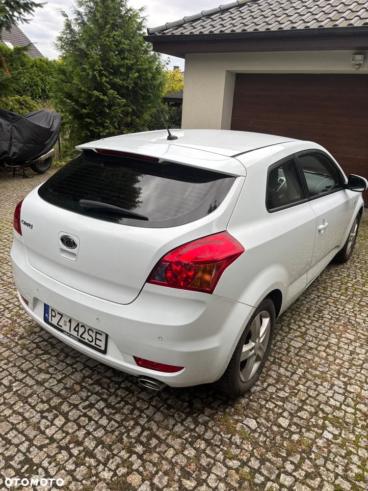 Kia Ceed 1.6 CRDi 90 Spirit - 4