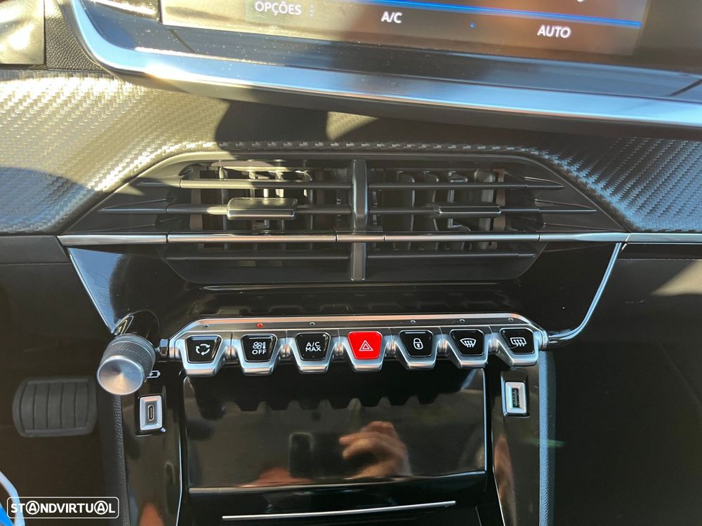 Peugeot 2008 1.5 BlueHDi Allure EAT8 - 25