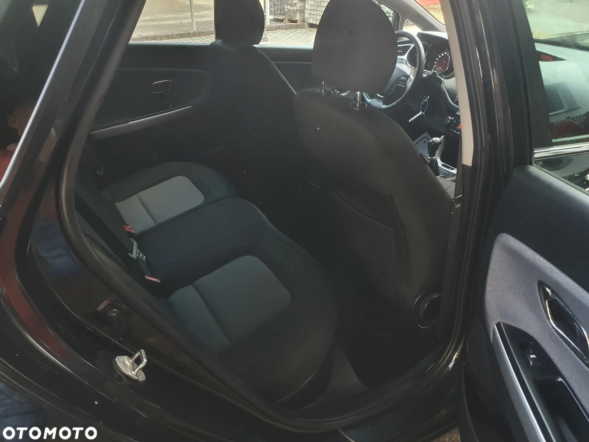 Kia Ceed 1.6 GDI SW Vision - 16