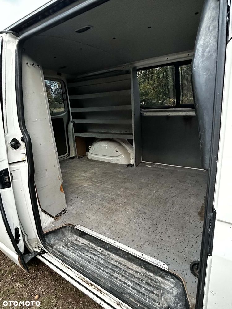 Volkswagen Transporter - 9