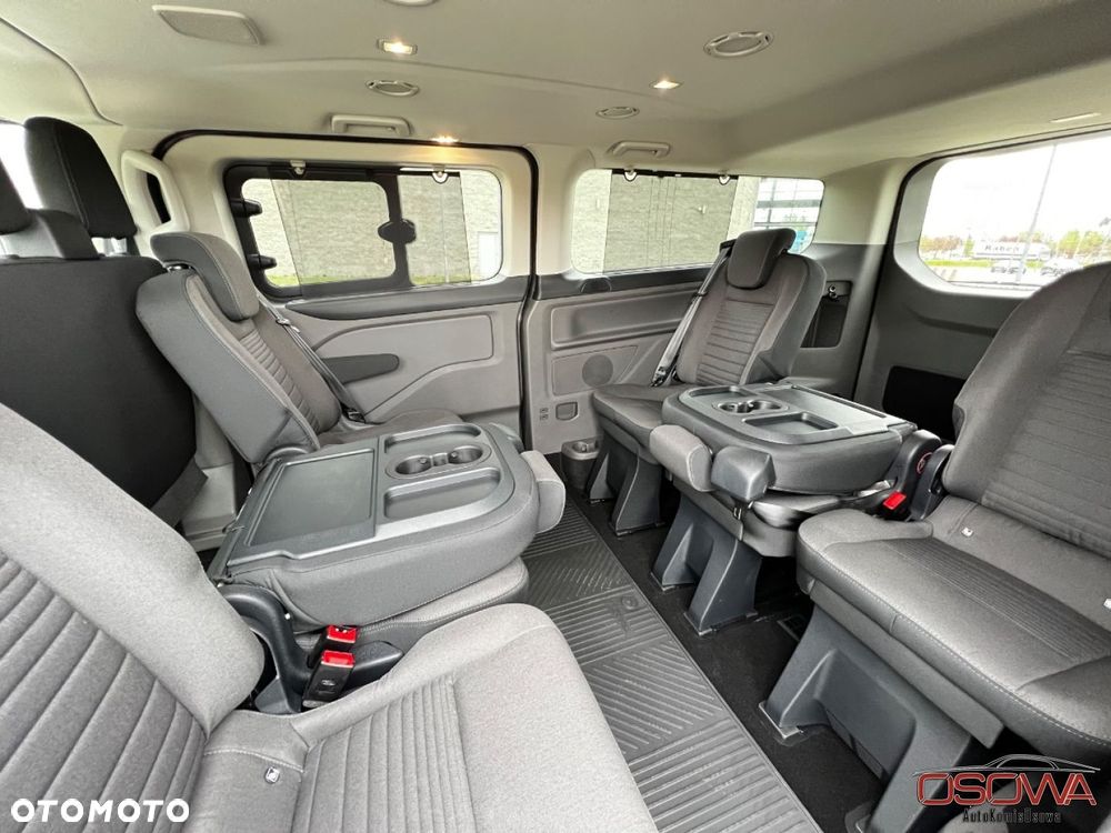 Ford Tourneo Custom - 36