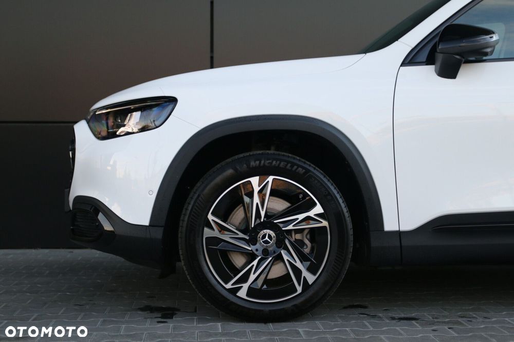 Mercedes-Benz GLB - 11