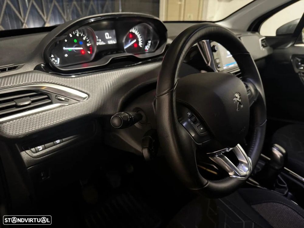 Peugeot 2008 1.2 PureTech Allure - 14