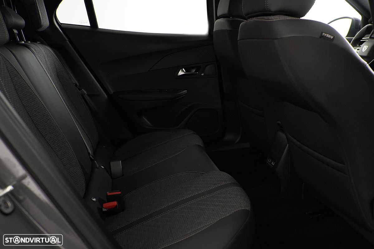 Peugeot 2008 1.2 PureTech Allure EAT8 - 23