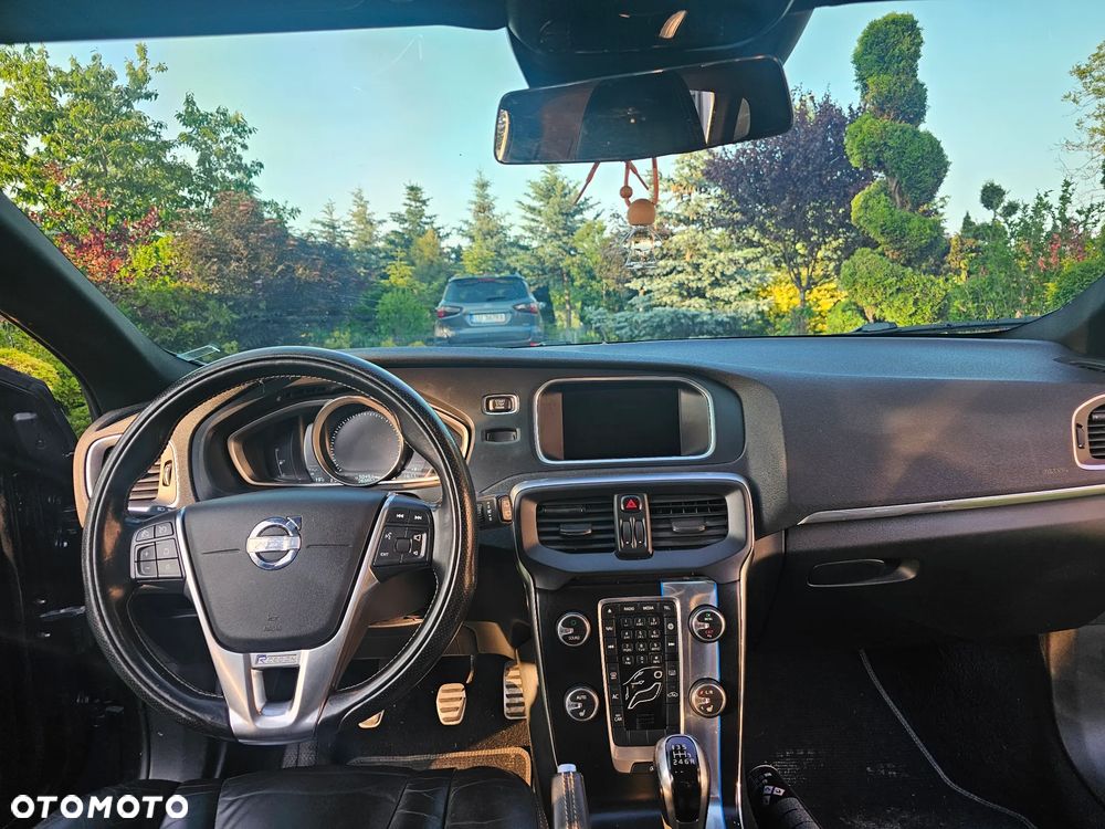 Volvo V40 D4 Drive-E R-Design Momentum - 12