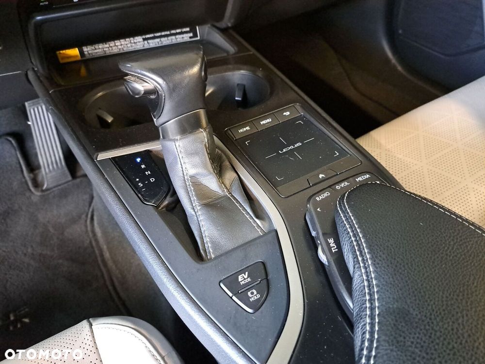Lexus UX - 28