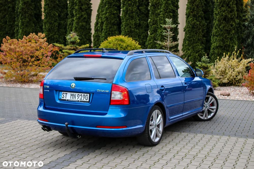Skoda Octavia Combi 2.0 TDI CR DPF RS - 10