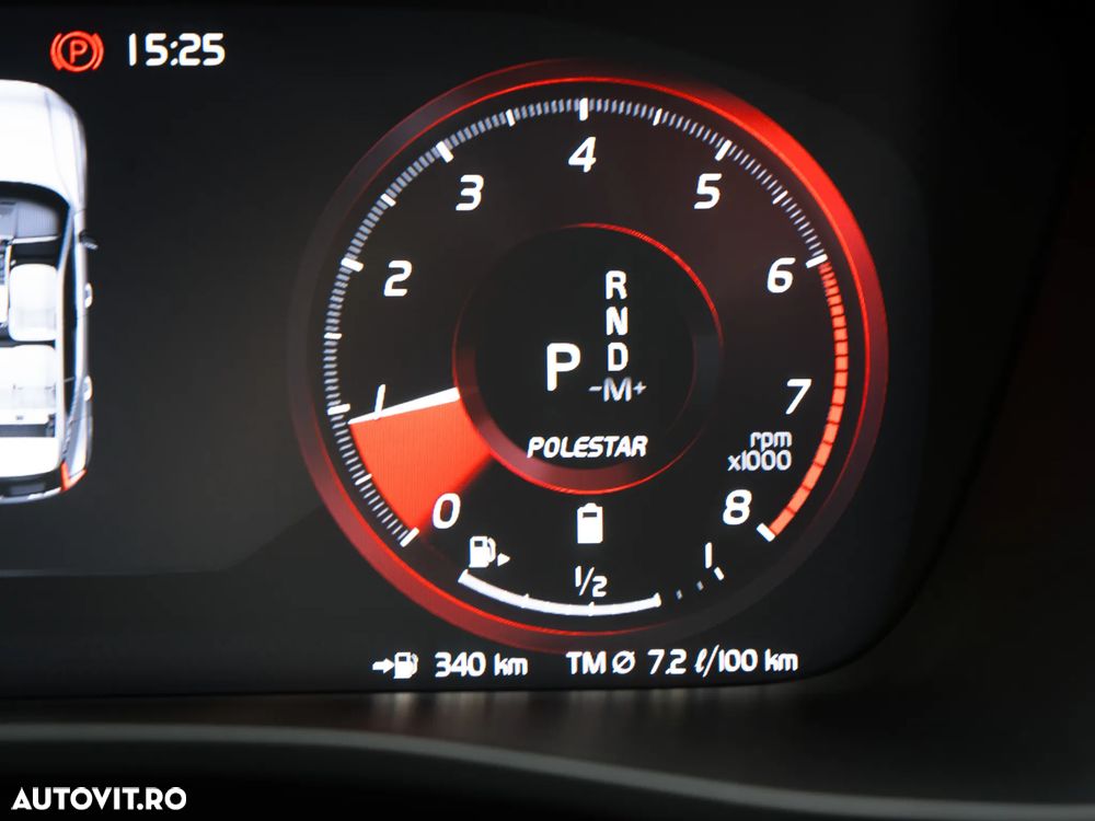 Volvo XC 40 B4 AT8 AWD Mild Hybrid Momentum Pro - 29