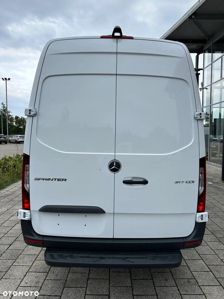 Mercedes-Benz Sprinter - 7