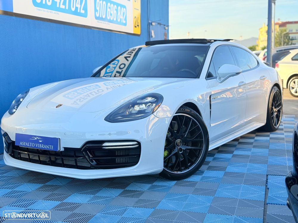 Porsche Panamera - 1