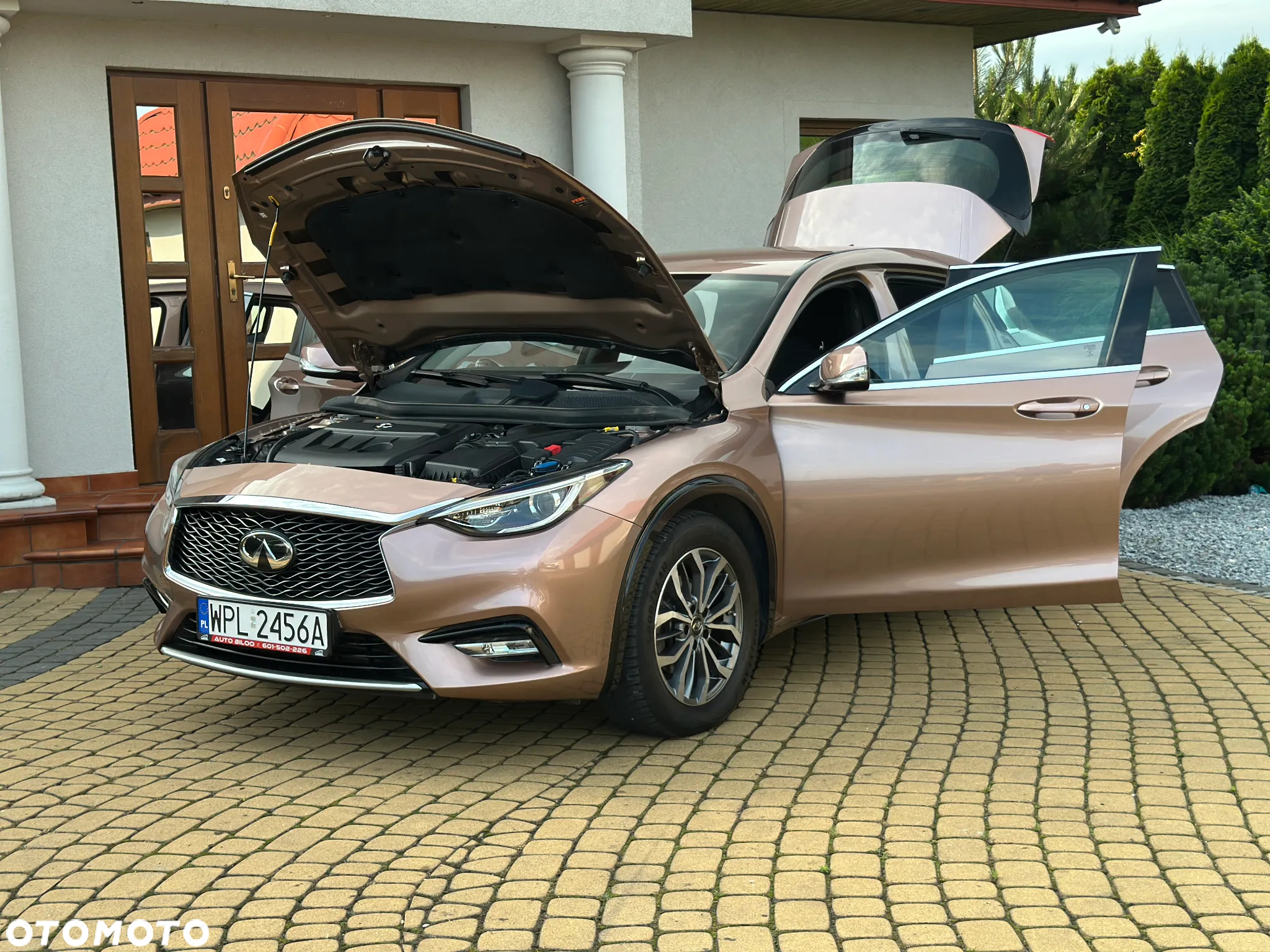 Infiniti Q30 1.5d Premium Tech Cafe Teak - 31