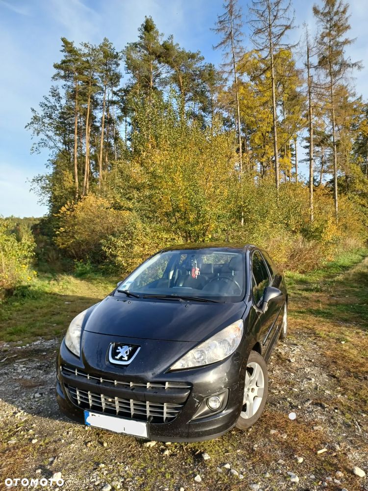 Peugeot 207 - 1