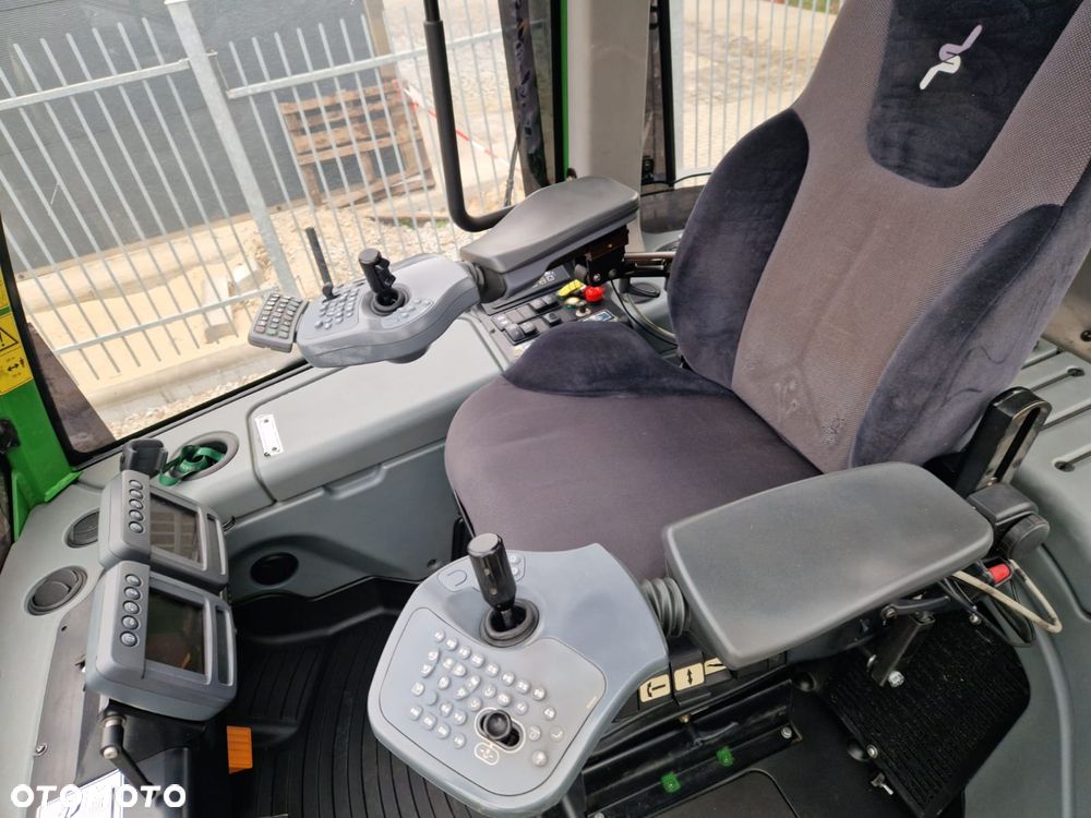 John Deere 1210E - 21