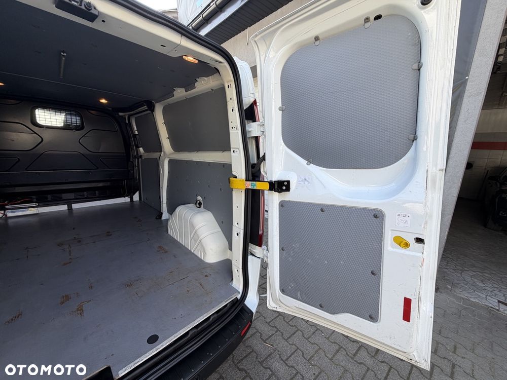 Ford Transit Custom - 19