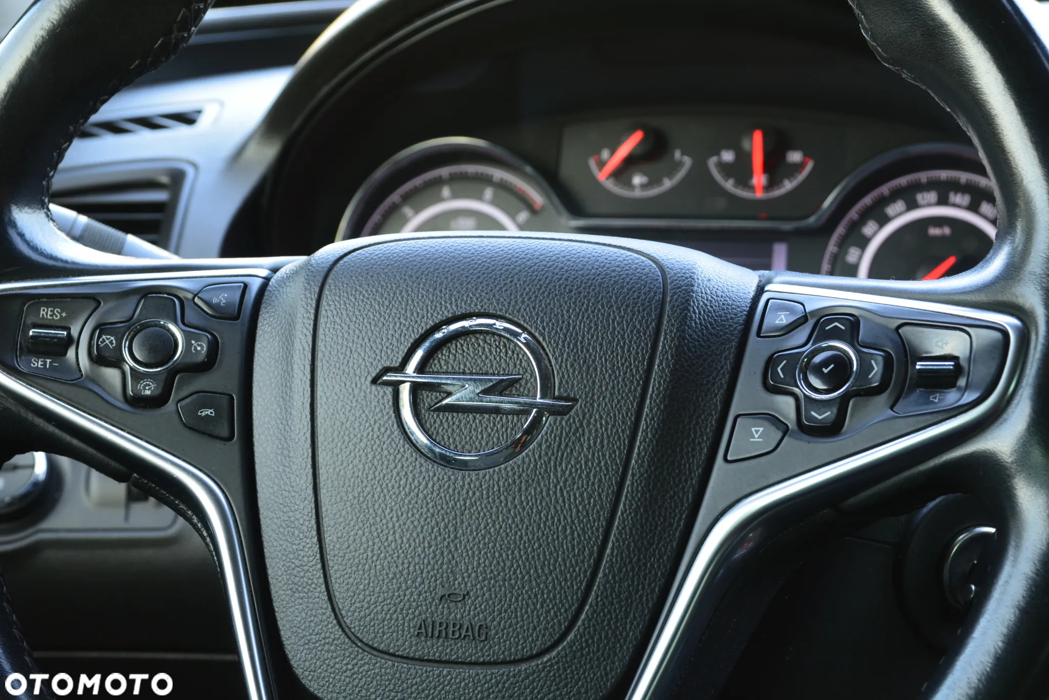 Opel Insignia 2.0 CDTI Cosmo - 32