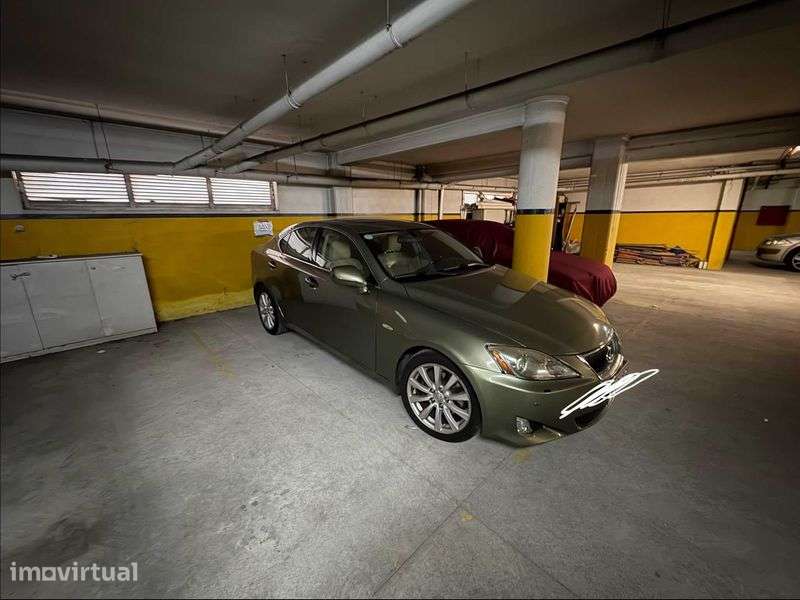 Vendo Lugar de Garagem Centro Rinto