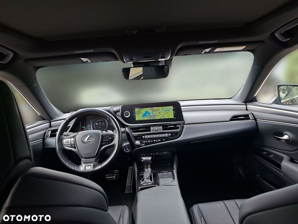 Lexus ES 300h F Sport Edition - 26