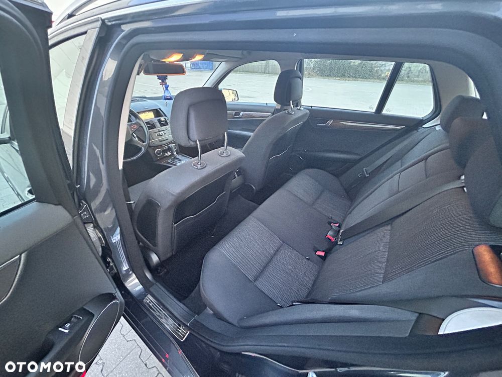 Mercedes-Benz Klasa C 220 CDI DPF Automatik BlueEFFICIENCY Elegance - 10