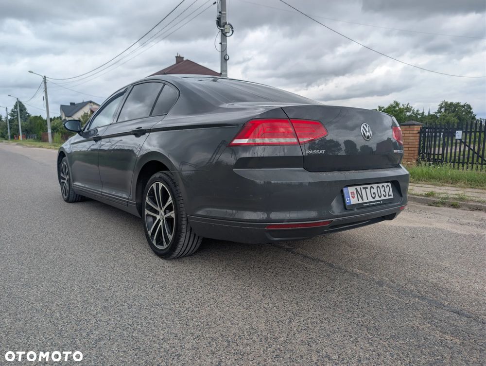 Volkswagen Passat 1.6 TDI Comfortline - 7