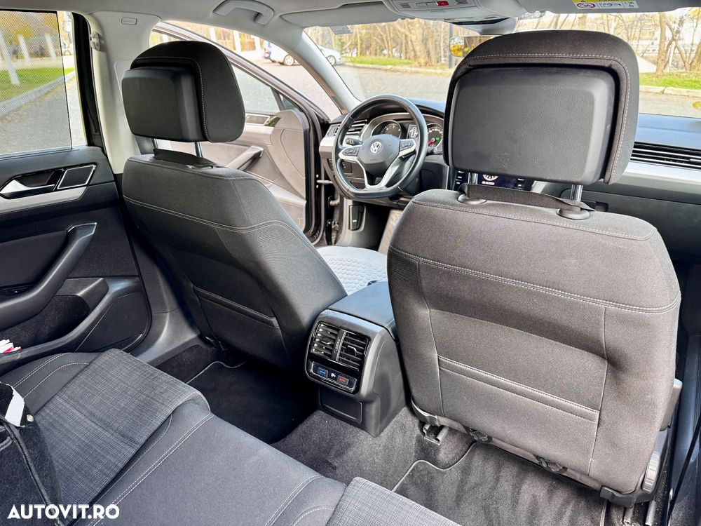Volkswagen Passat - 11
