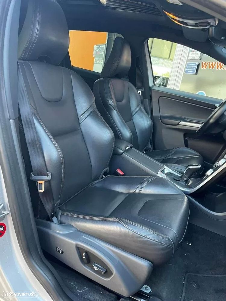 Volvo XC 60 2.0 D4 Momentum Geartronic - 15