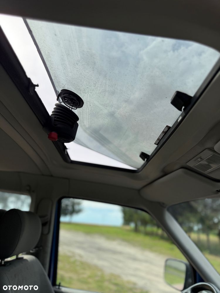 Volkswagen Multivan - 28