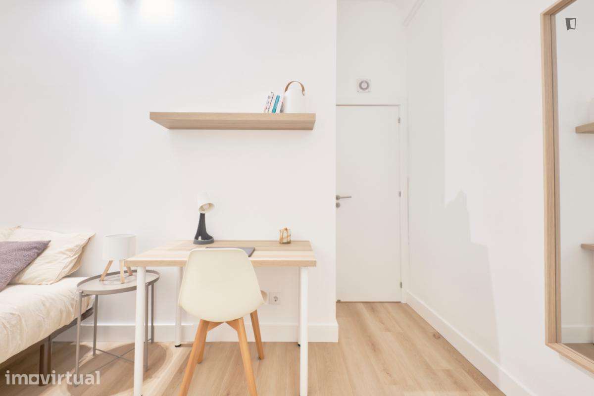 Quarto - localizado em Alameda Lisbon - Grande imagem: 3/38