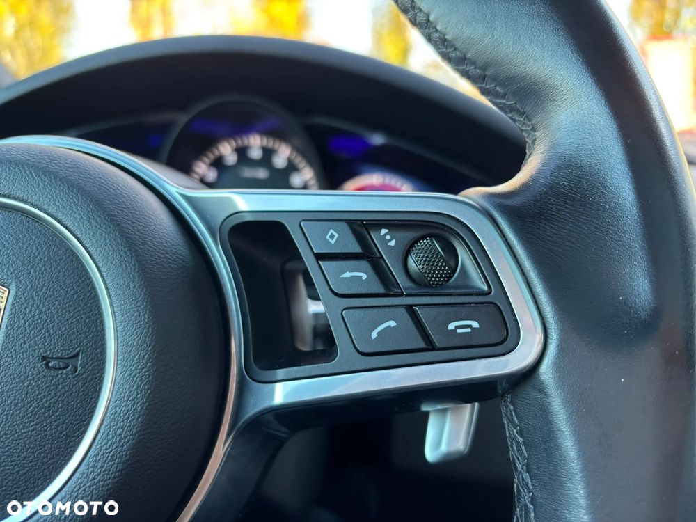 Porsche Cayenne Platinum Edition - 25