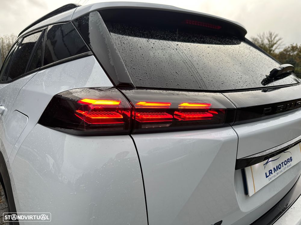 Peugeot 2008 1.2 PureTech Allure Pack EAT8 - 23