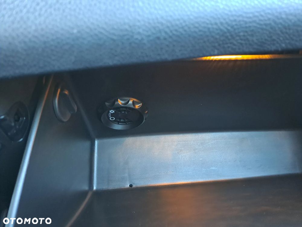 Hyundai i30 1.6 CRDi Classic + - 21