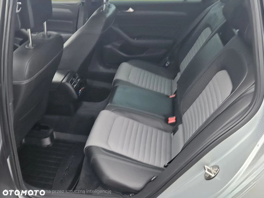 Volkswagen Passat - 7