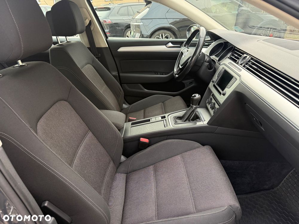 Volkswagen Passat 1.6 TDI (BlueMotion Technology) Comfortline - 10