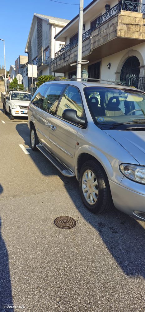 Chrysler Grand Voyager 2.5 CRD SE - 2