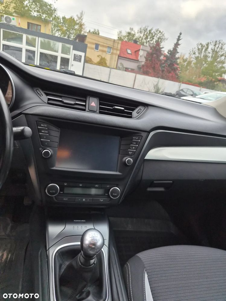 Toyota Avensis 2.0 D-4D Prestige - 7