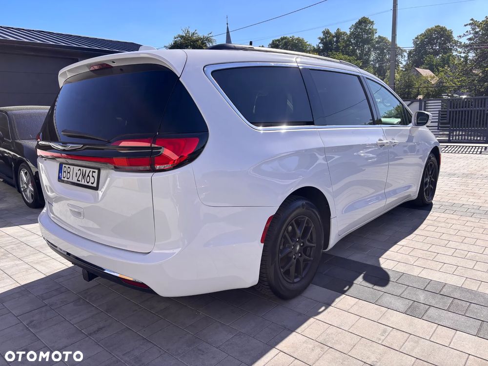 Chrysler Pacifica - 4