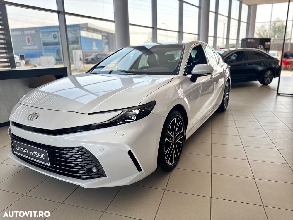 Toyota Camry - 3