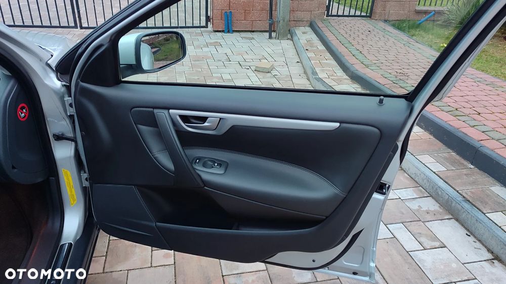 Volvo S60 D5 Kinetic - 29