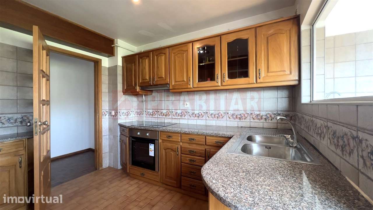 Apartamento T4 com garagem na Quinta D. João - Grande imagem: 2/28