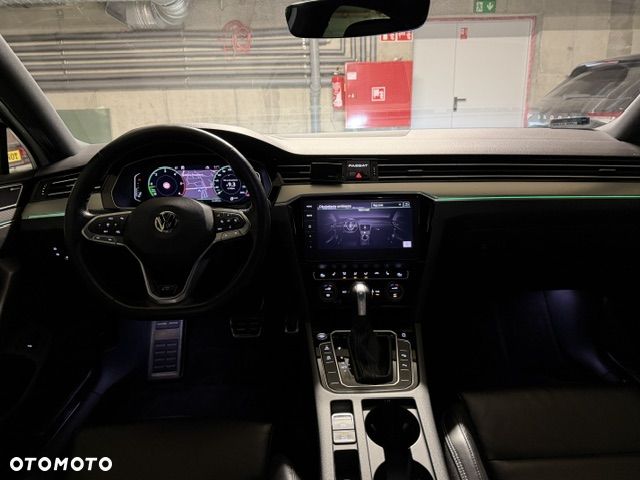 Volkswagen Passat 2.0 TDI Elegance DSG - 11