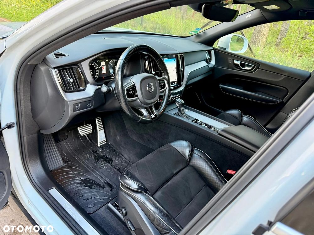 Volvo XC 60 D4 AWD R-Design - 19