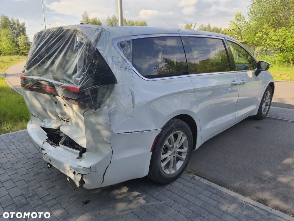 Chrysler Pacifica - 10