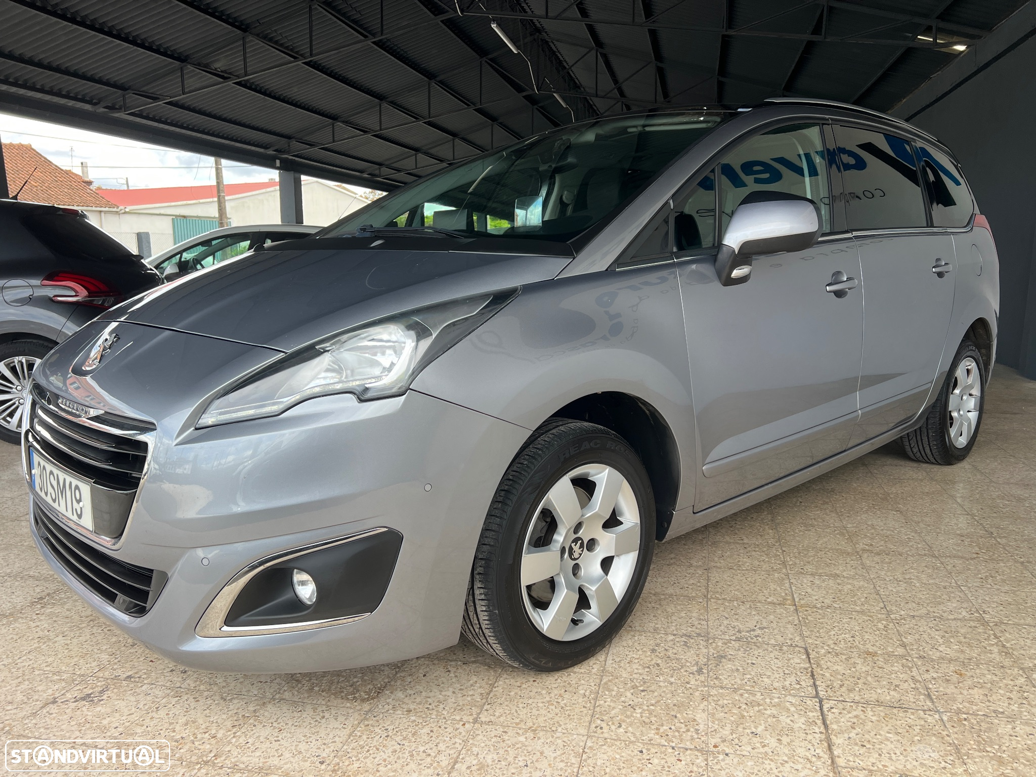 Peugeot 5008 1.6 BlueHDi Allure - 32
