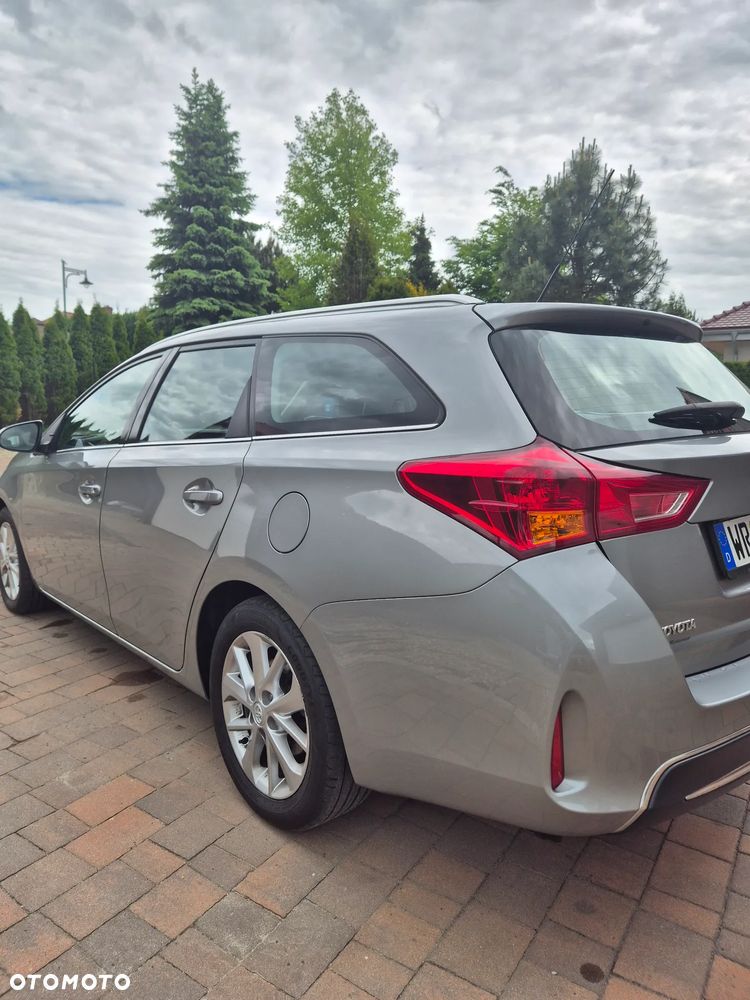 Toyota Auris 2.0 D-4D Executive - 12
