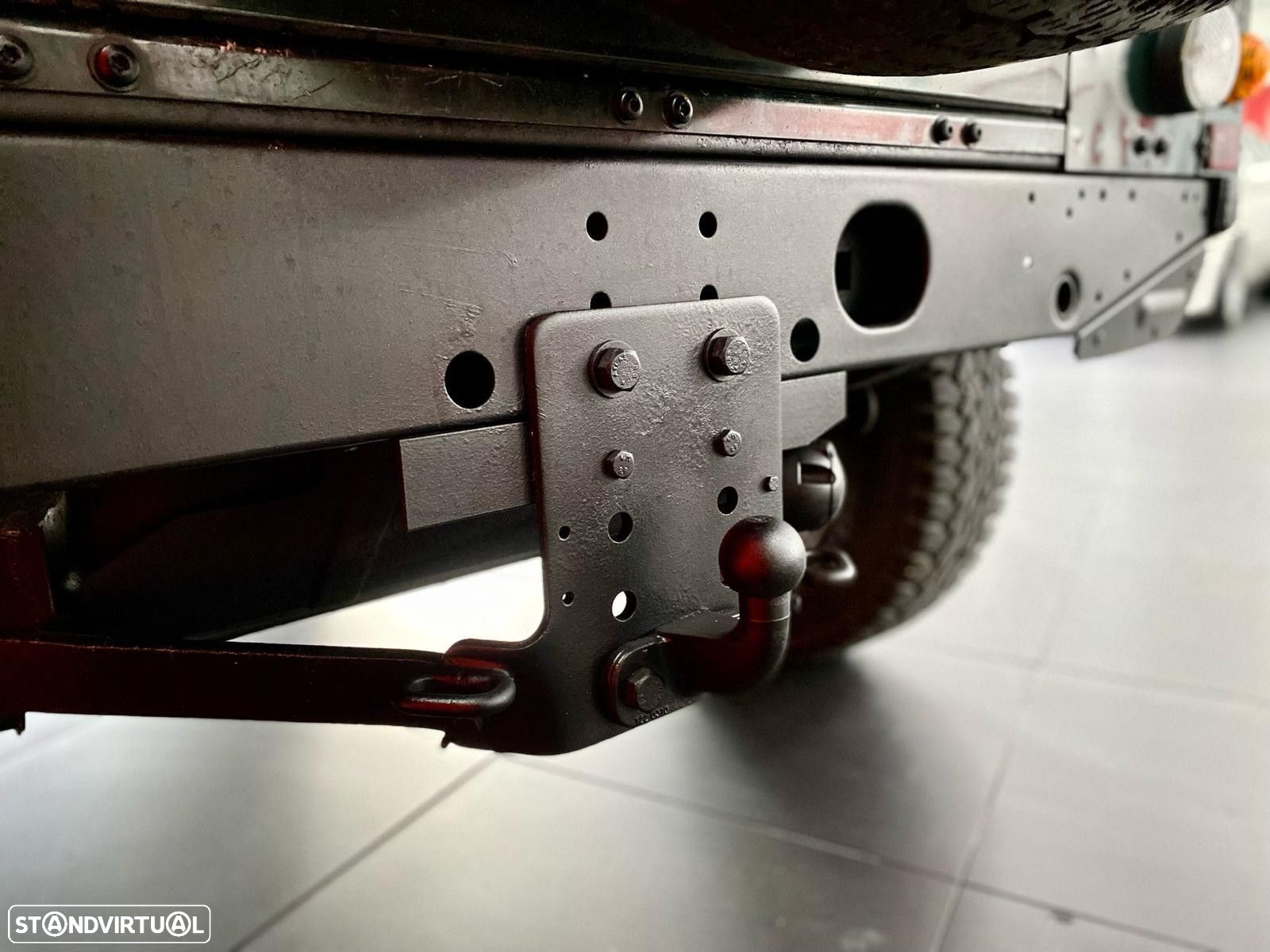 Land Rover Defender 90 2.5 TD5 Metal Top - 8