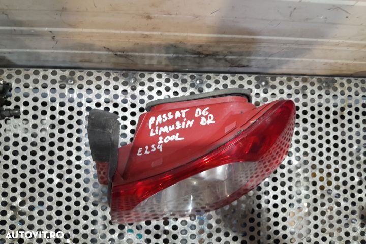 Lampa / Tripla stop dreapta pe aripa Volkswagen VW Passat B6 [2005 - - 2