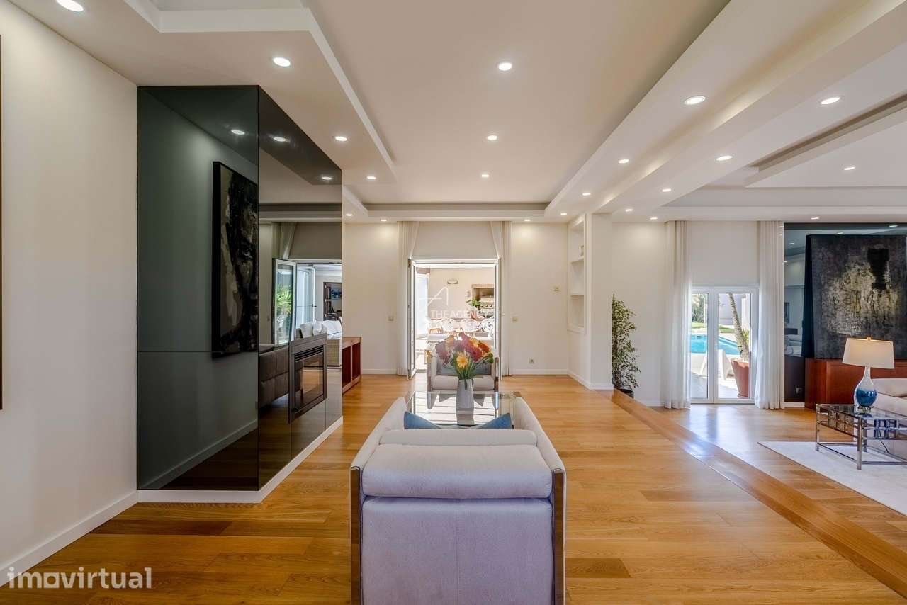 Moradia de Luxo T5 Renovada com Piscina Aquecida na Beloura – 5 Suítes - Grande imagem: 5/60