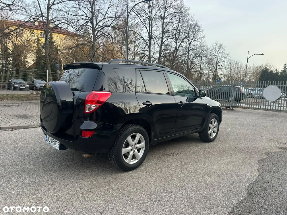Toyota RAV4 - 6