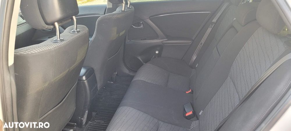 Toyota Avensis - 5